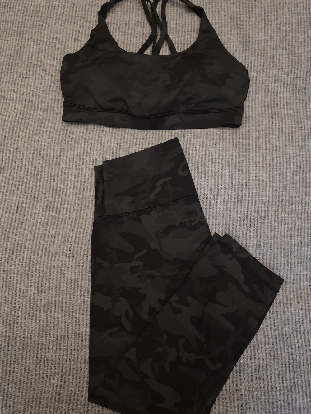 Lululemon Energy Bra & Wunder Under Tight Leggings Set Gator Green Camo size 8